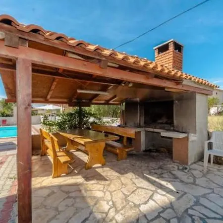 Apartment Apt Della With Pool, 50m From Beach Privlaka (Zadar)