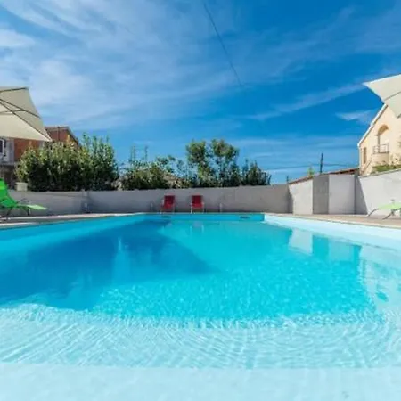 Apt Della With Pool, 50m From Beach Apartment