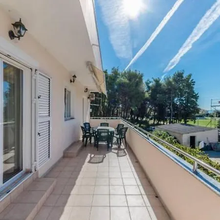 Apt Della With Pool, 50m From Beach Apartment Privlaka (Zadar)