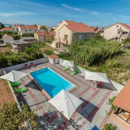 Apt Della With Pool, 50m From Beach * Privlaka (Zadar)