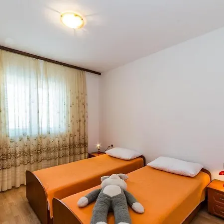 Apt Della With Pool, 50m From Beach * Privlaka (Zadar)